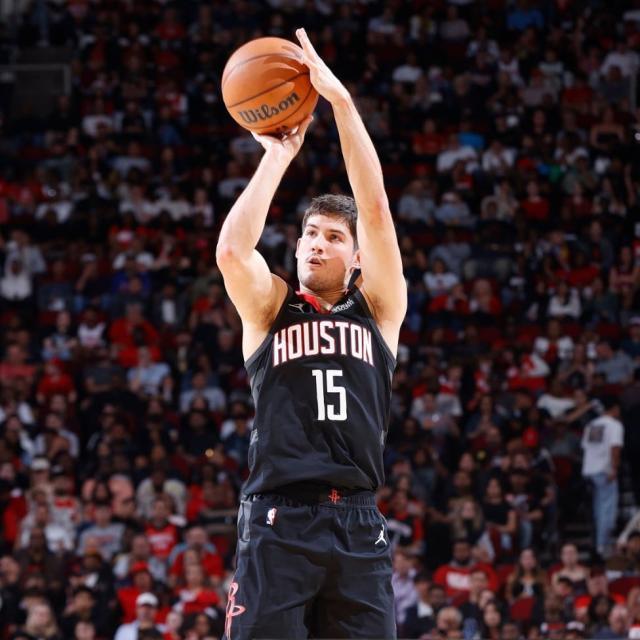 爱游戏下载中心-7记三分创新高！谢泼德“虐菜”虐出生涯之夜